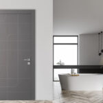 Porta laccata grigia con incisioni