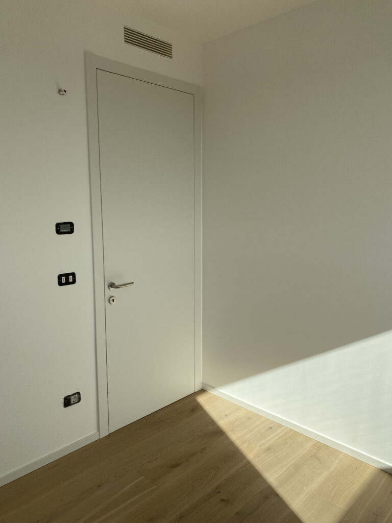 Porta laccata a mano per camera da letto – Lessio Porte