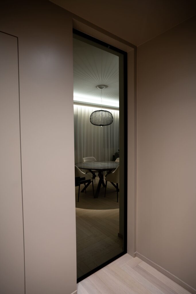 Porta rasomuro in vetro